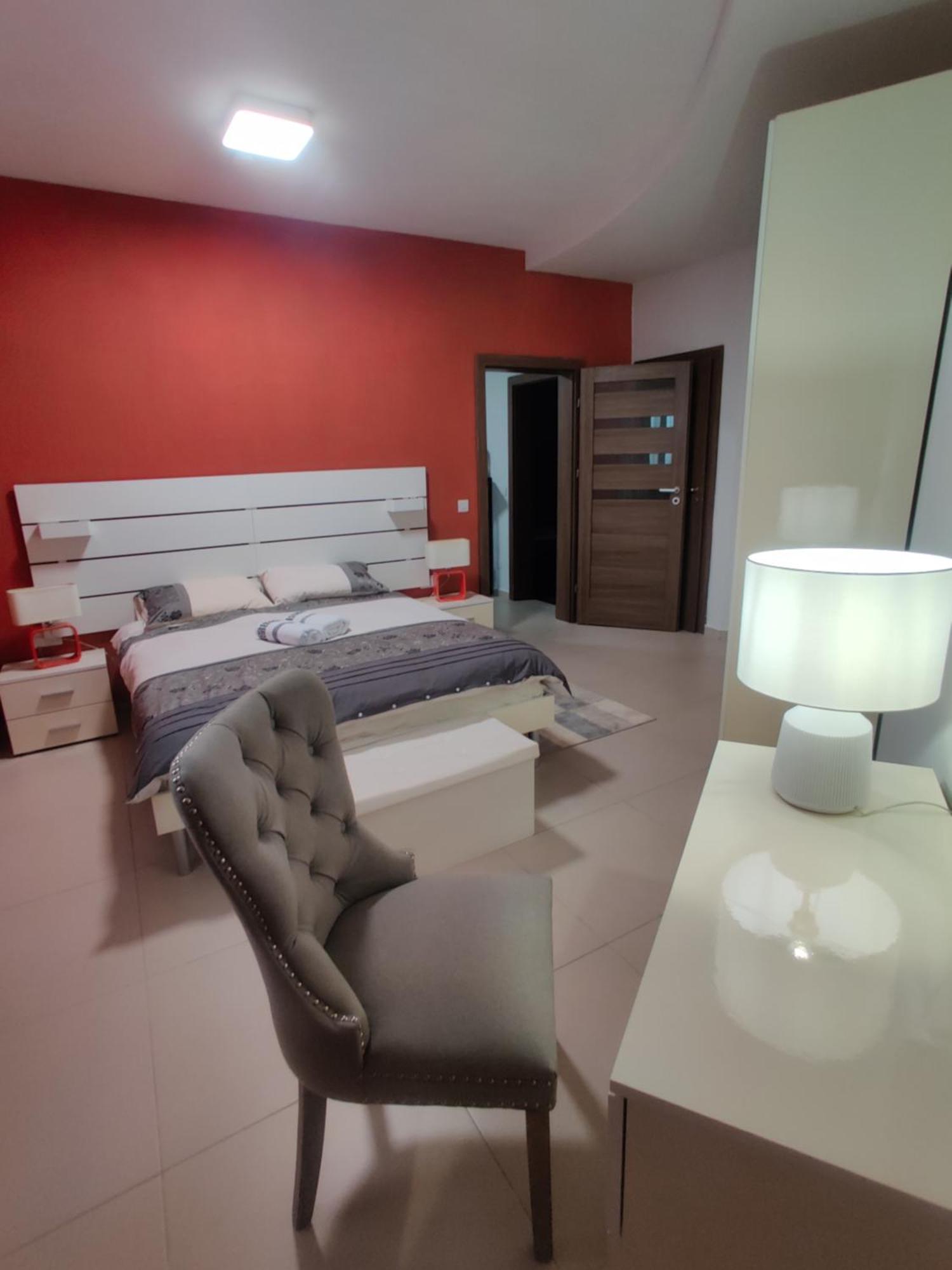 Depiro Point Deluxe - Modern, Designer Apartment 2 Minutes Away From Popular Sliema Seafront Exterior photo