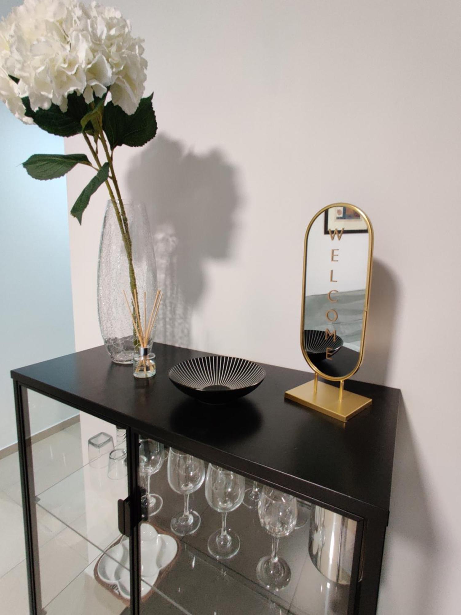 Depiro Point Deluxe - Modern, Designer Apartment 2 Minutes Away From Popular Sliema Seafront Exterior photo