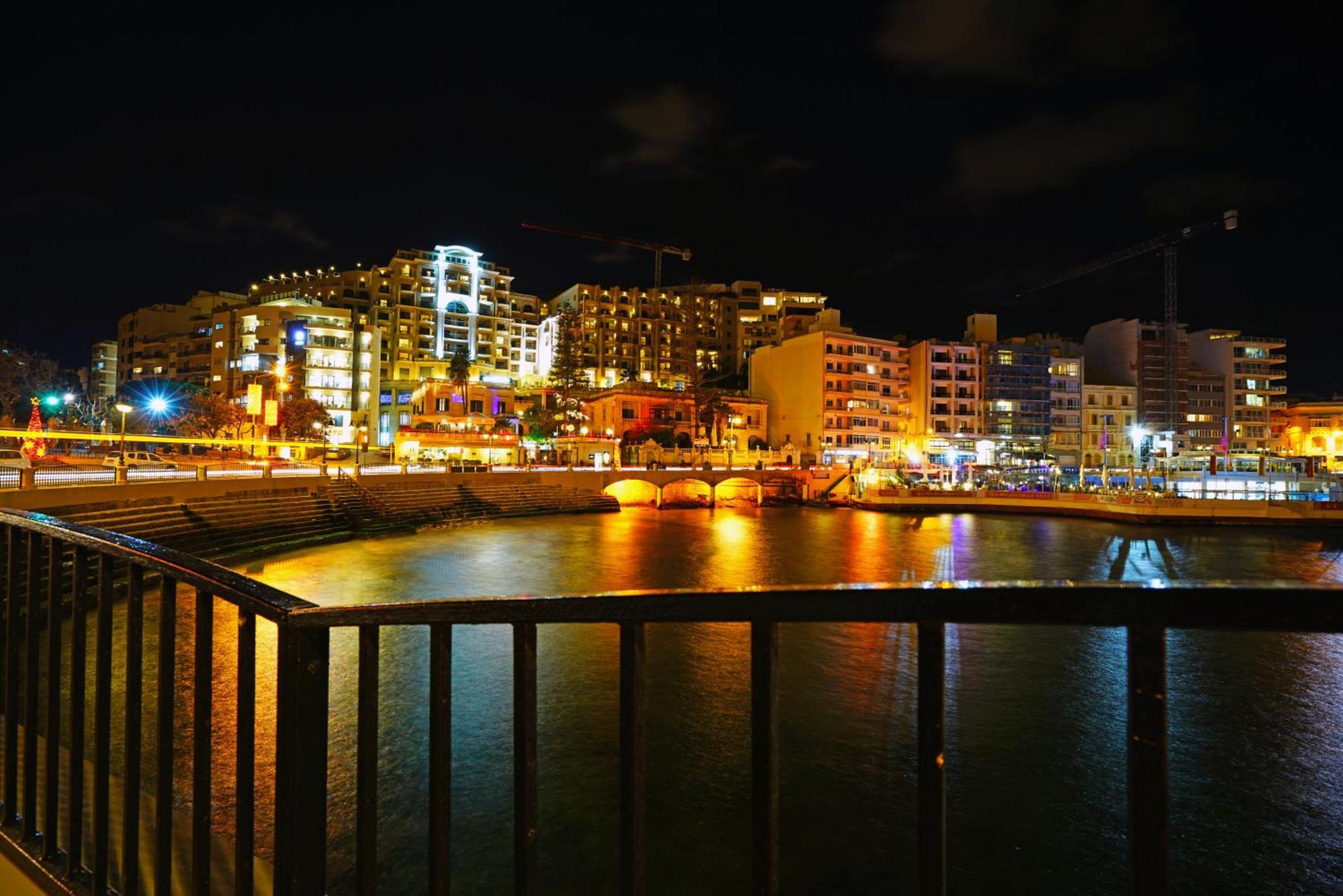 Depiro Point Deluxe - Modern, Designer Apartment 2 Minutes Away From Popular Sliema Seafront Exterior photo